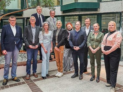 Gruppenbild zur Spendenaktion Wir für Düsseldorf